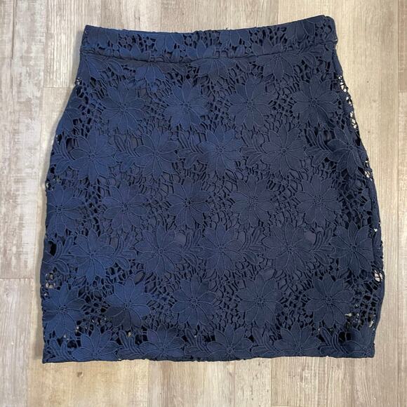 Lulu’s size Large floral crochet lace overlay mini skirt - Picture 12 of 13